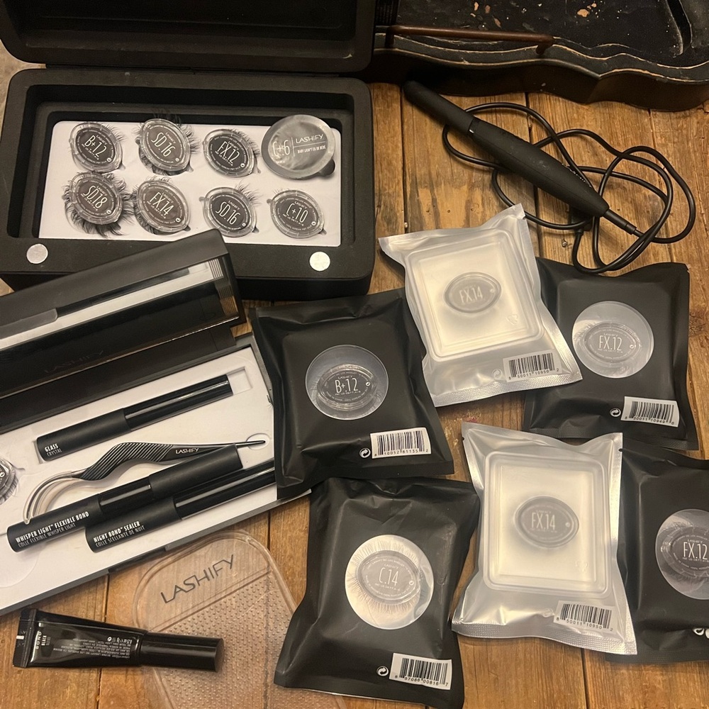 Lashify Eyelash Extension Kit - Black and White